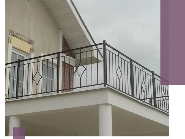 Изготовление балконных ограждений в Стерлитамаке из металла и стекла