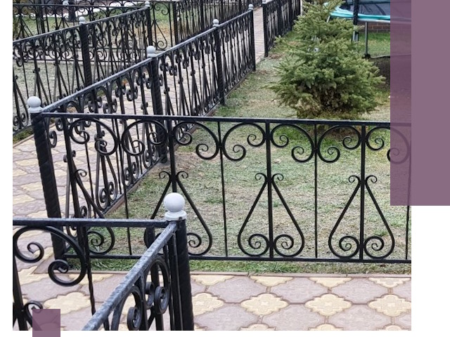 Кованые газонные ограждения под ключ в Стерлитамаке